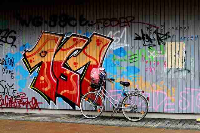 【成人抖阴】炽热观感冲击回顾 - 多角度透视